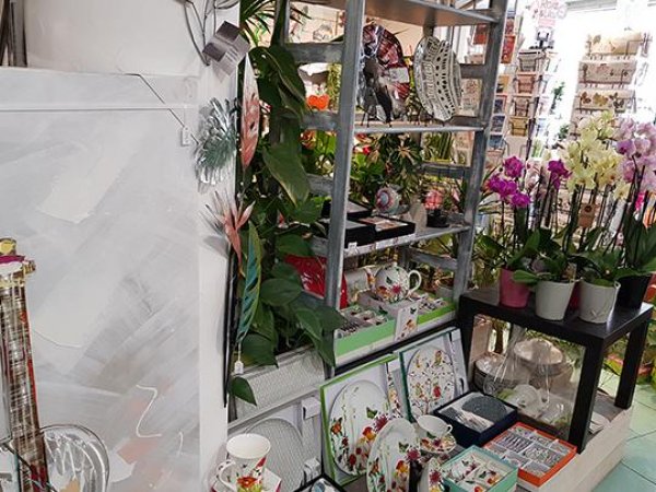 Intérieur de la boutique Au temps des Fleurs à Puisserguier (34)